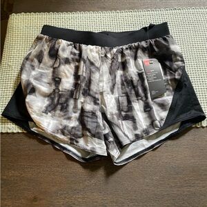 NWT Under Armour Women's Black and White Athletic Shorts